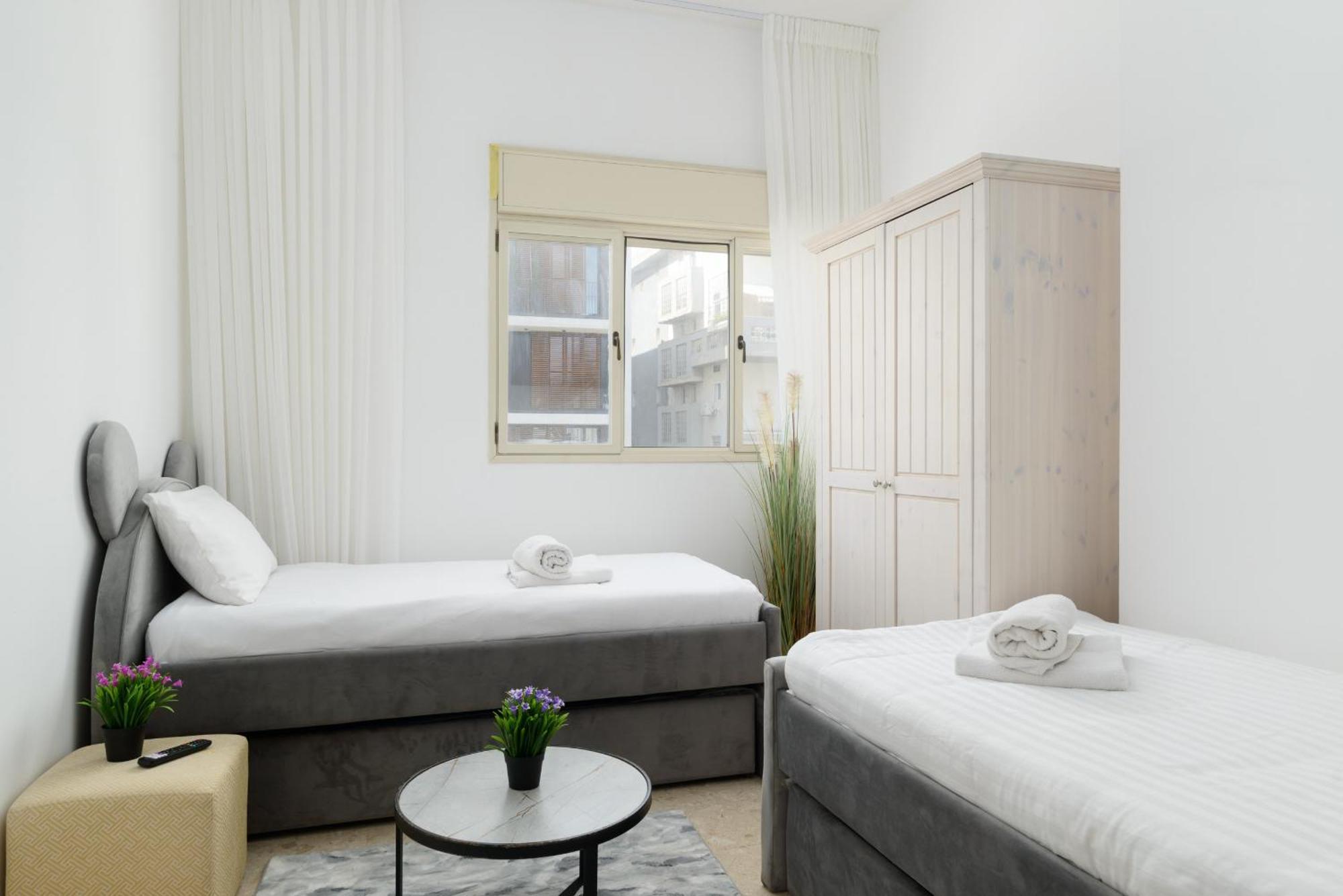 Bauhaus 2br With Sea View & Balcony By Feelhome Apartment